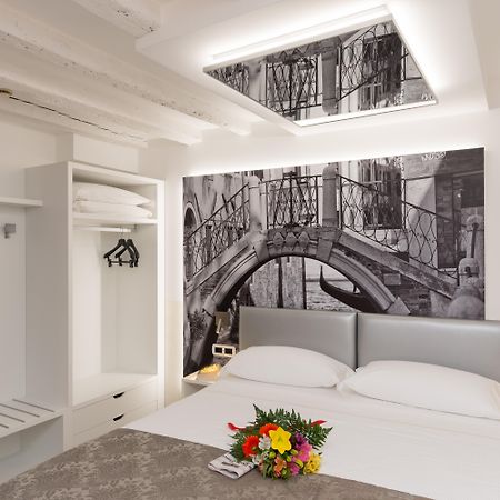 Unahotels Ala Venezia-Adults 16 Veneza Exterior foto