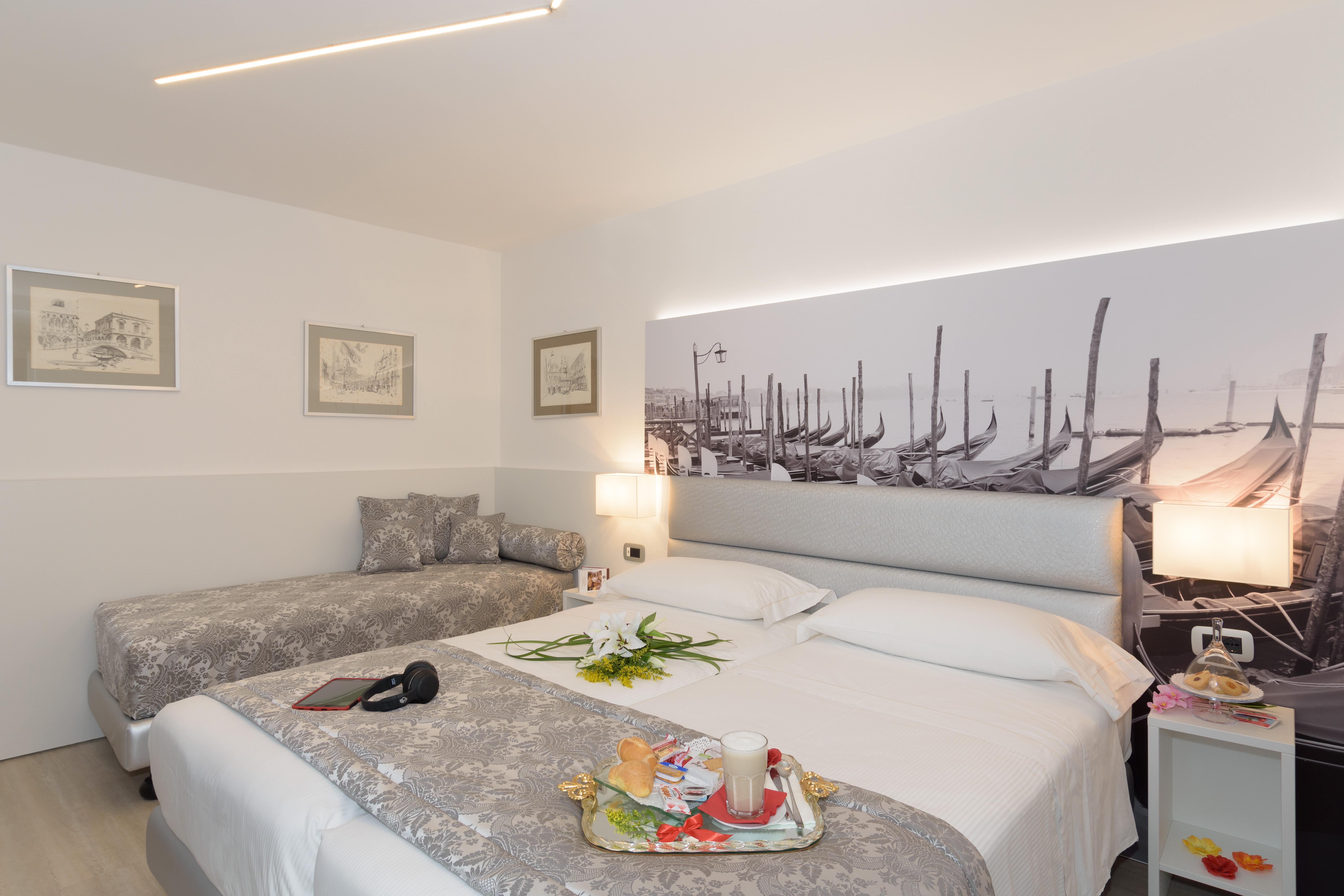 Unahotels Ala Venezia-Adults 16 Veneza Exterior foto