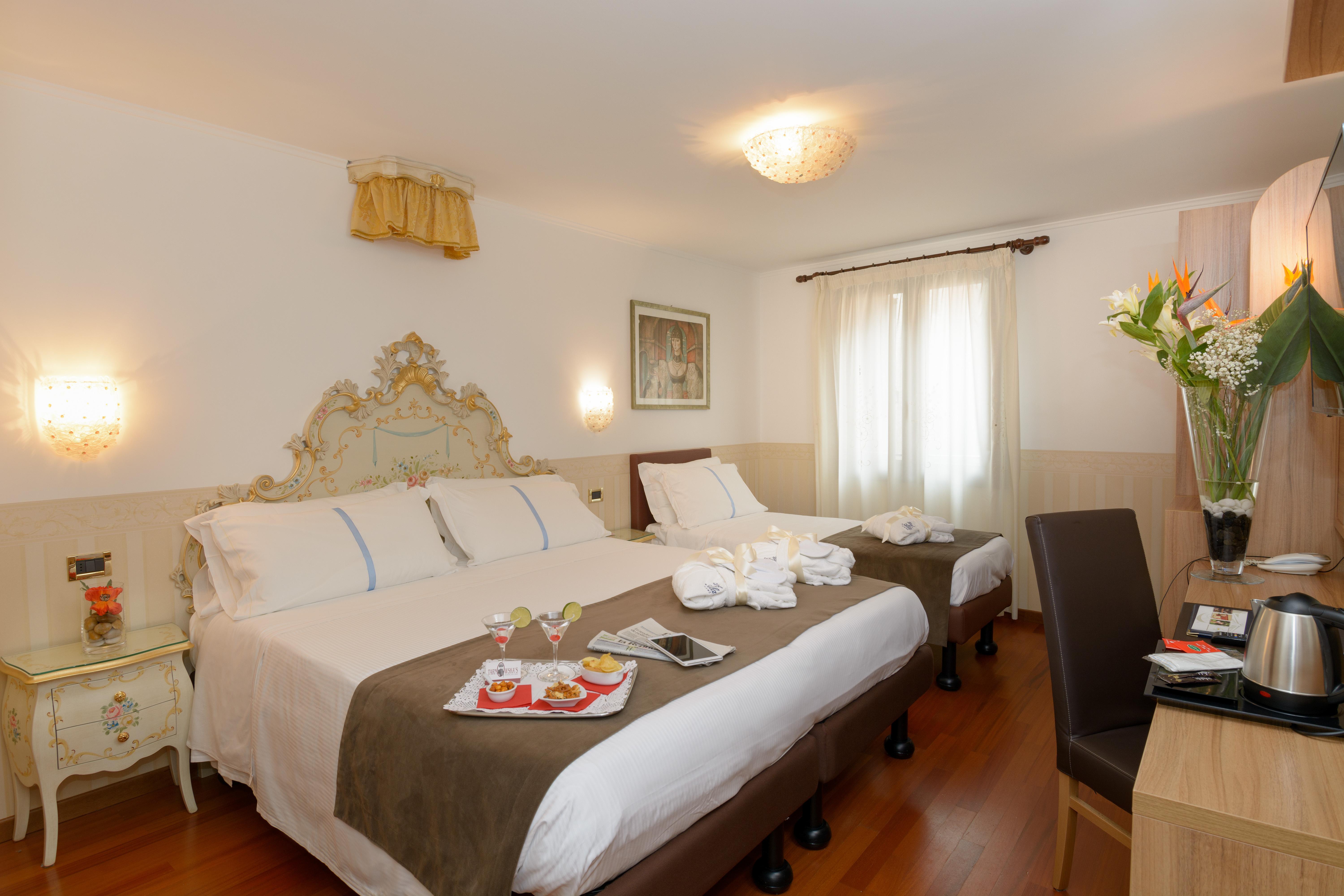Unahotels Ala Venezia-Adults 16 Veneza Exterior foto