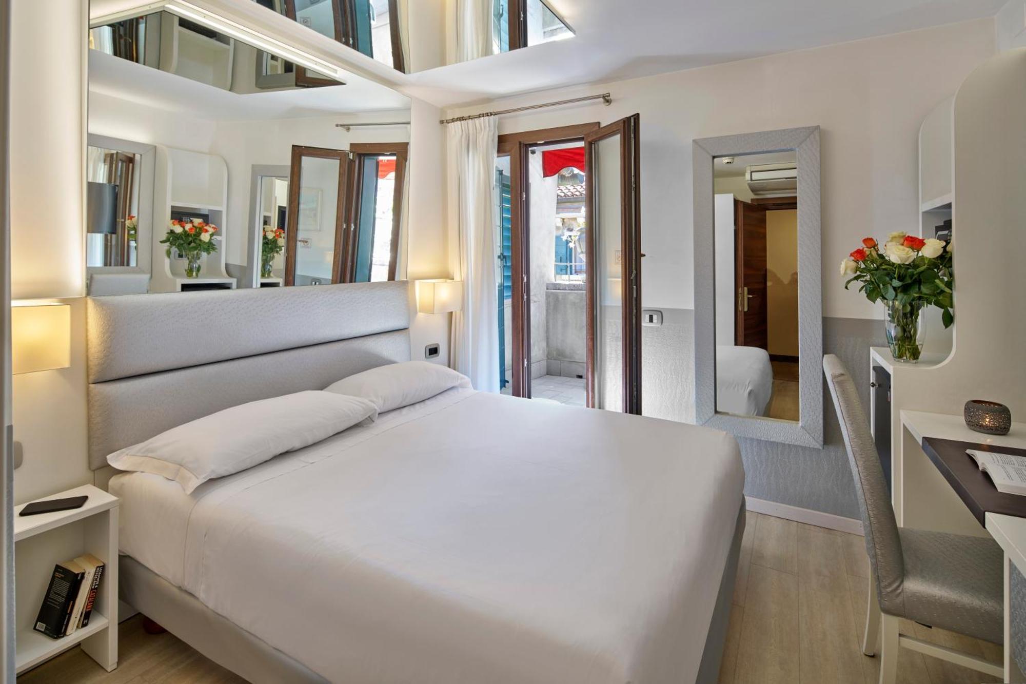 Unahotels Ala Venezia-Adults 16 Veneza Exterior foto